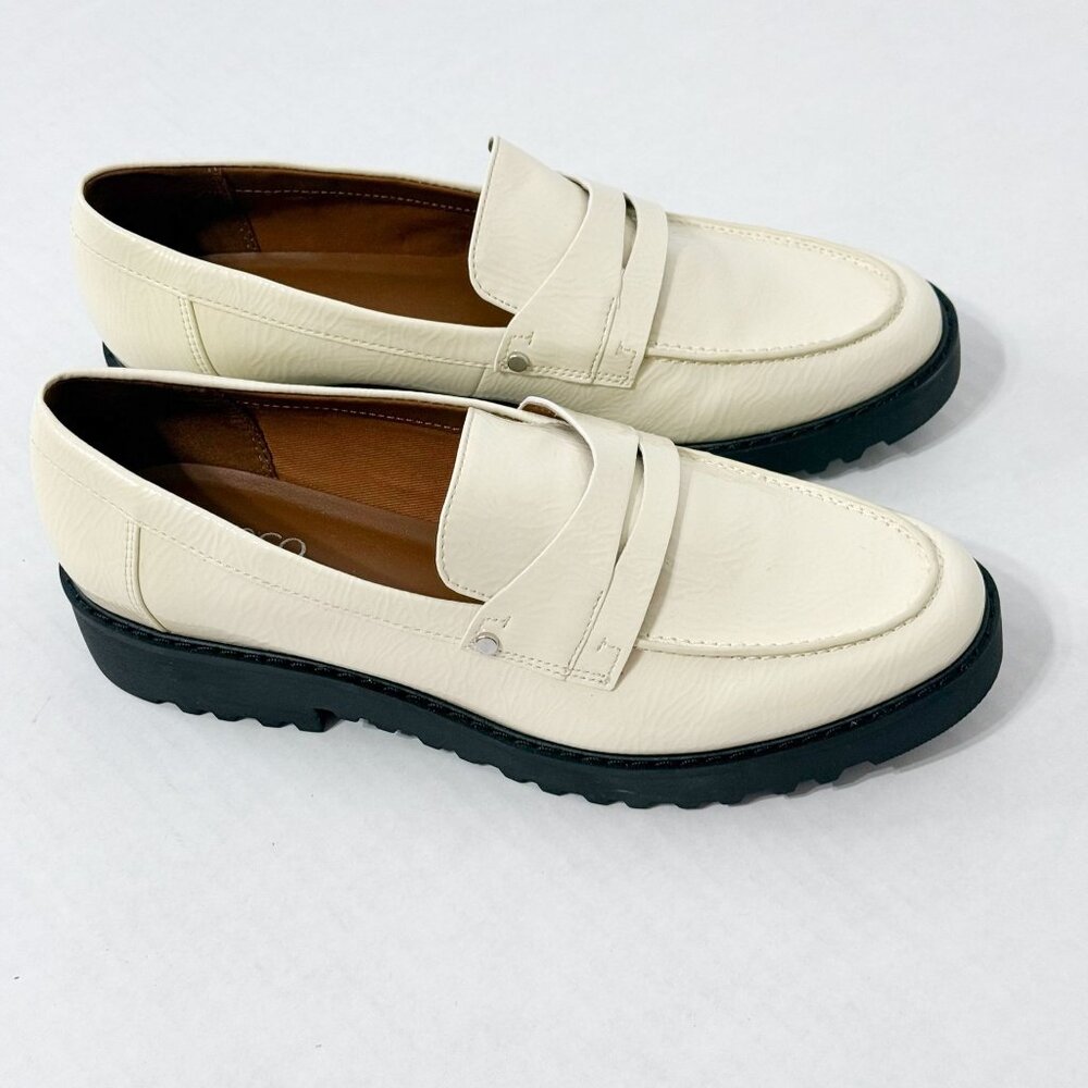 Franco Sarto NWOB Sz 8 Putty /Off White Cassandra Glossy Penny Loafers